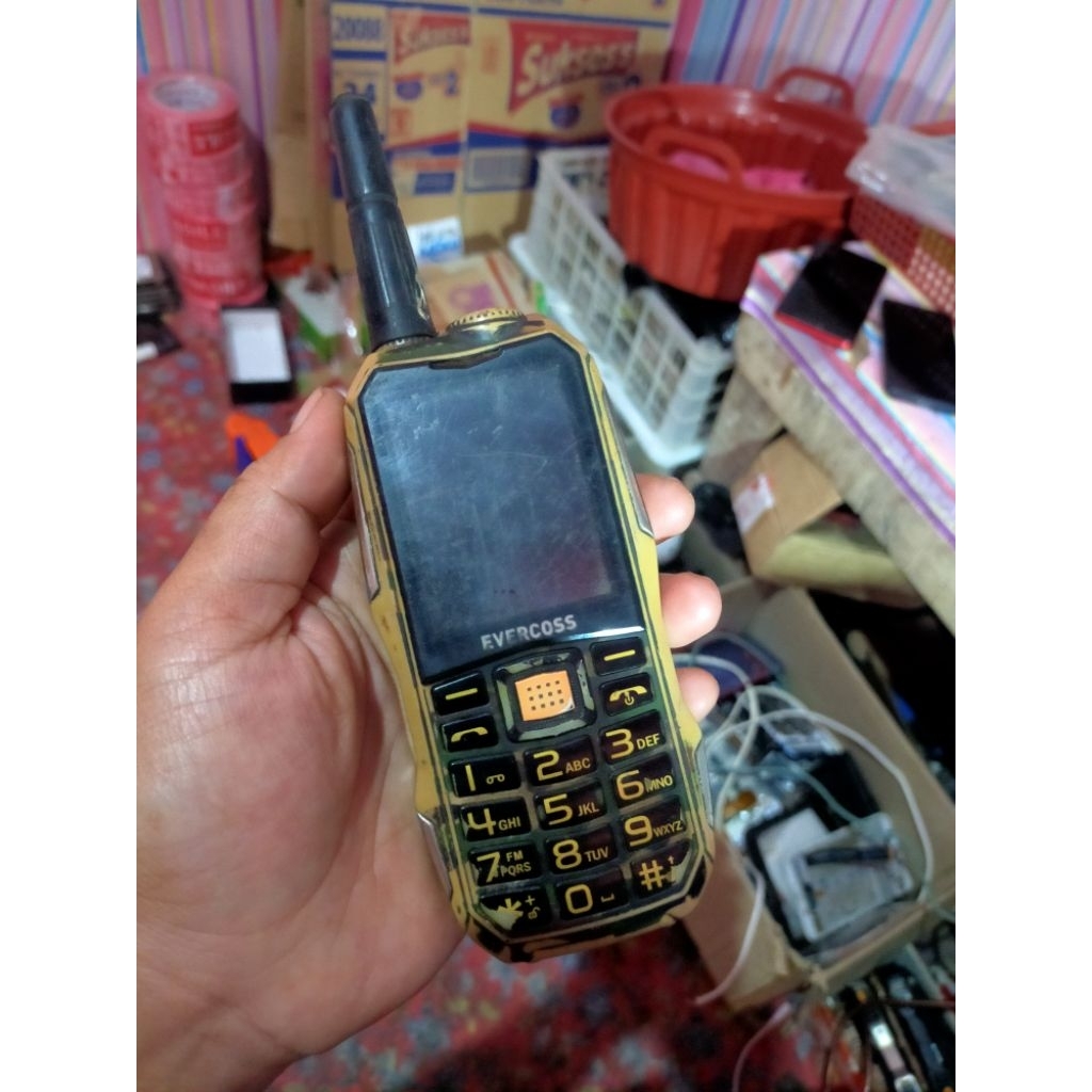 hp gunung merek Evercoss normal tinggal pakai