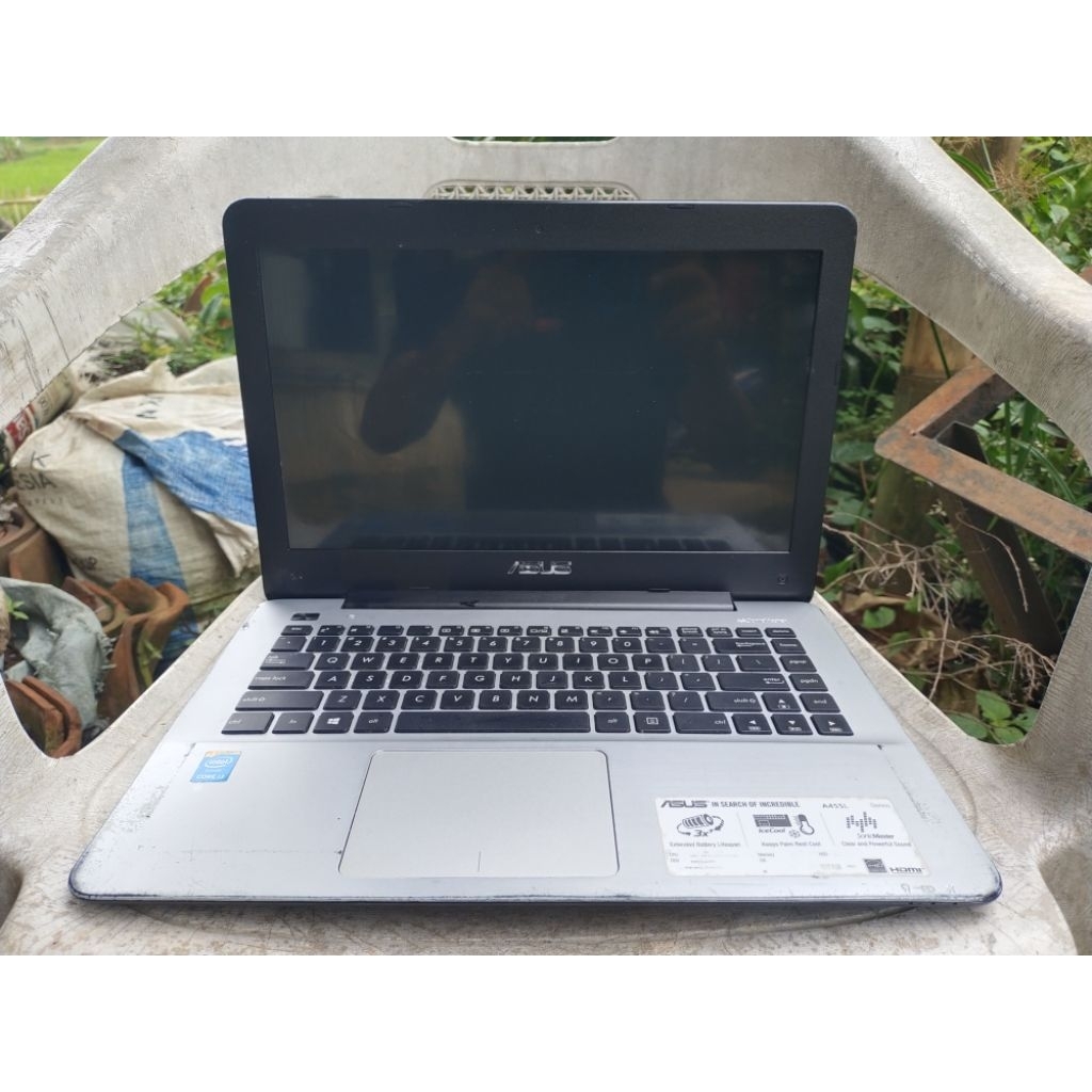 Laptop Asus A455L Processor intel core i3-5005U Vga intel hd graphics 5500