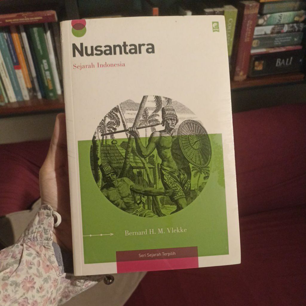 Buku Nusantara Sejarah Indonesia - Bernard H. M. Vlekker