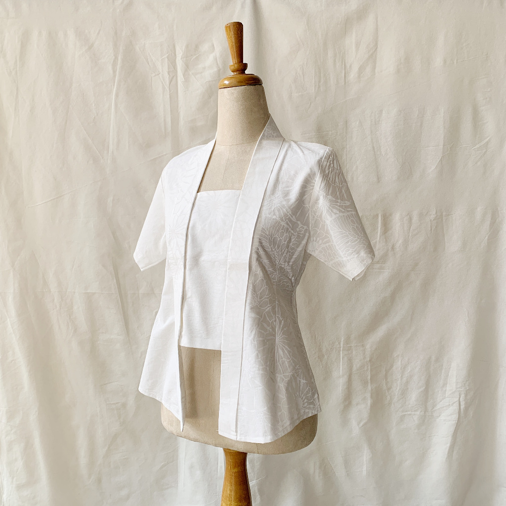 Loewes KEBAYA TENCEL PENDEK MODERN KUTUBARU PUTIH BUNGA KUTU BARU CASUAL KUTU BARU