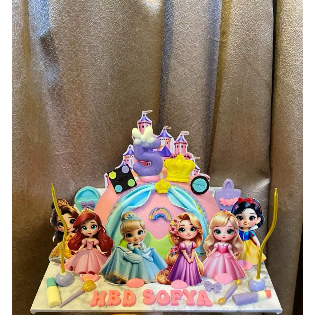 Pinata cake princess