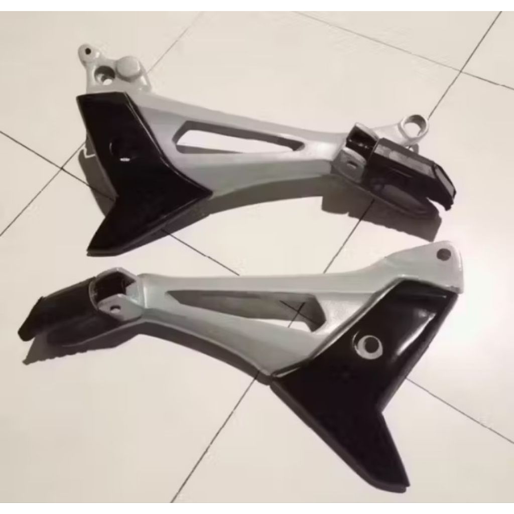 dudukan footstep step pijakan kaki belakang Supra x 125 new 2008-2014 double disk set step Madfi var