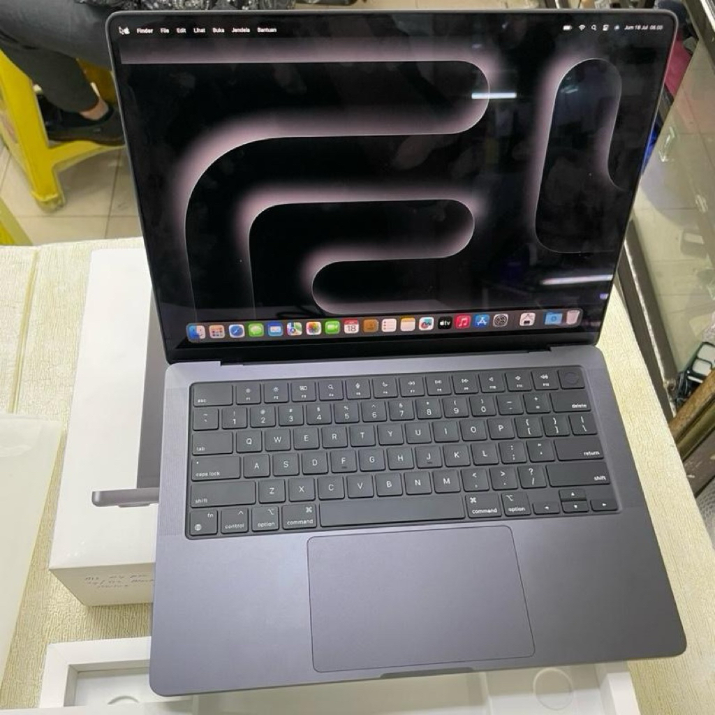 Macbook M4 pro 14-inc 24/512GB bekas second fulset original garansi resmi