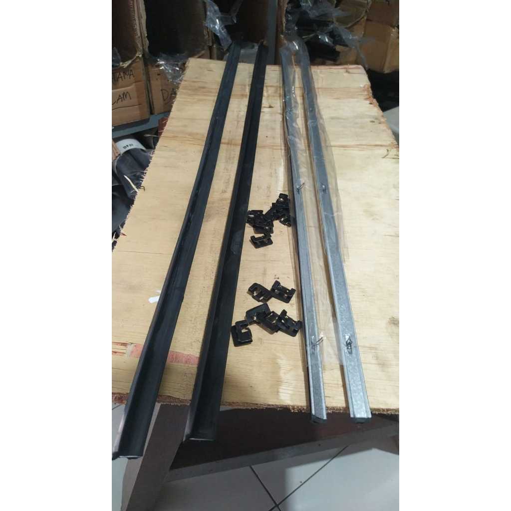 Pelipit Kaca Mobil Suzuki Carry Set 2pcs Plus Kancing