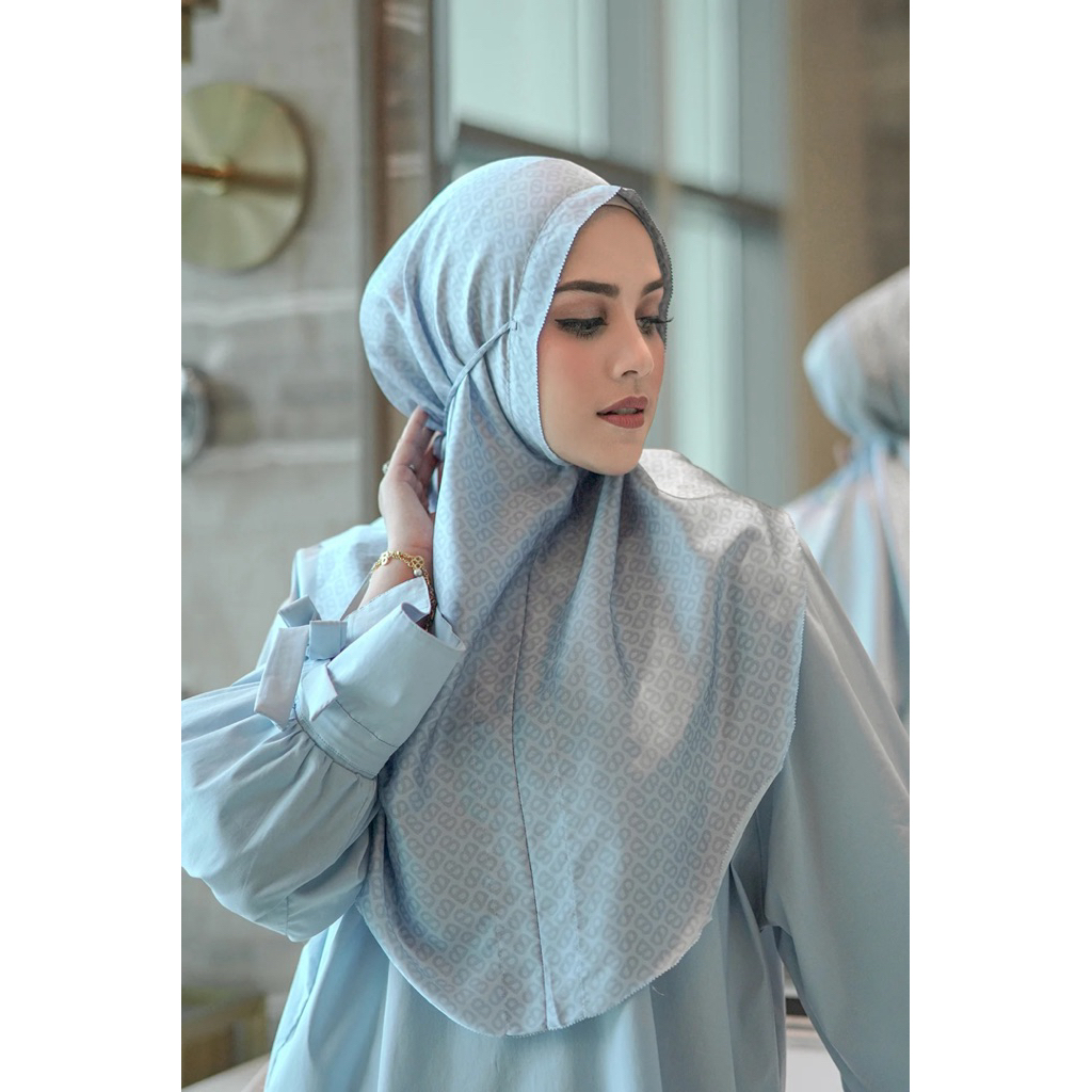 Buttonscarves as-is The Tapis Slip On - Baby Blue (NEW)