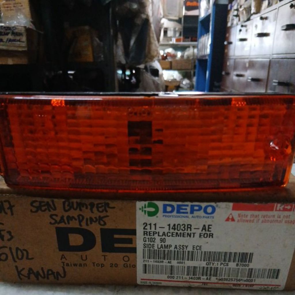 Lampu sen bumper samping Charade G102