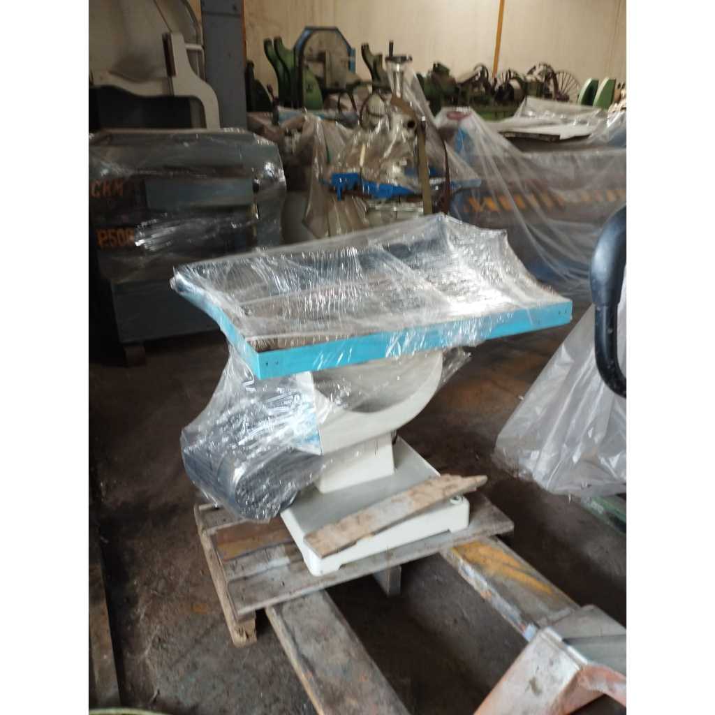 Mesin Table Saw Tilting Table Mesin Belah Meja Tilting Second Rekondisi 90% Kondisi Seperti Baru Mad