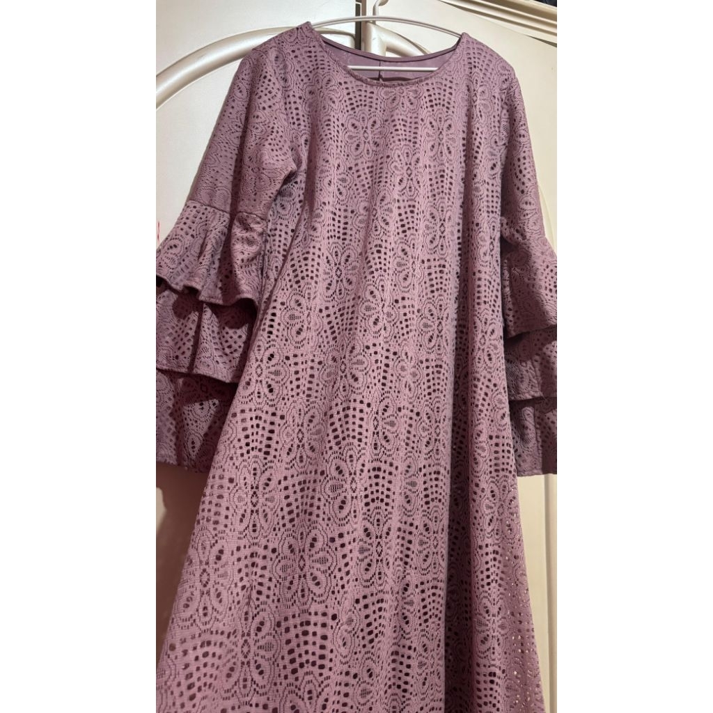 PRELOVED GAMIS PESTA/GAUN PESTA/GAMIS JALAN/GAMIS RENDA/GAMIS CATBOL WANITA/GAMIS LEBARAN RENDA/BAJU