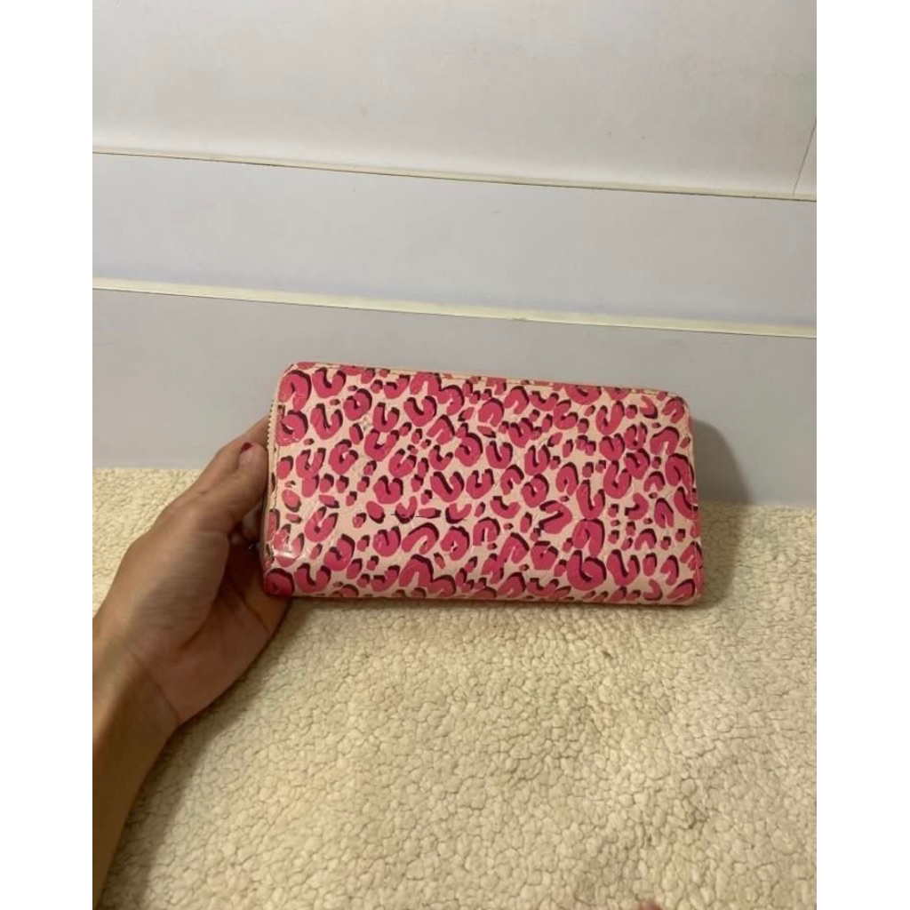 dompet wanitaLV