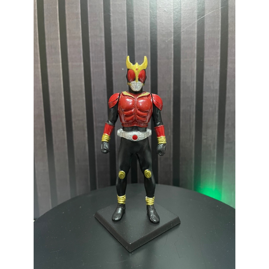 Kamen rider Kuuga Mighty form HG action figure with base Original Bandai