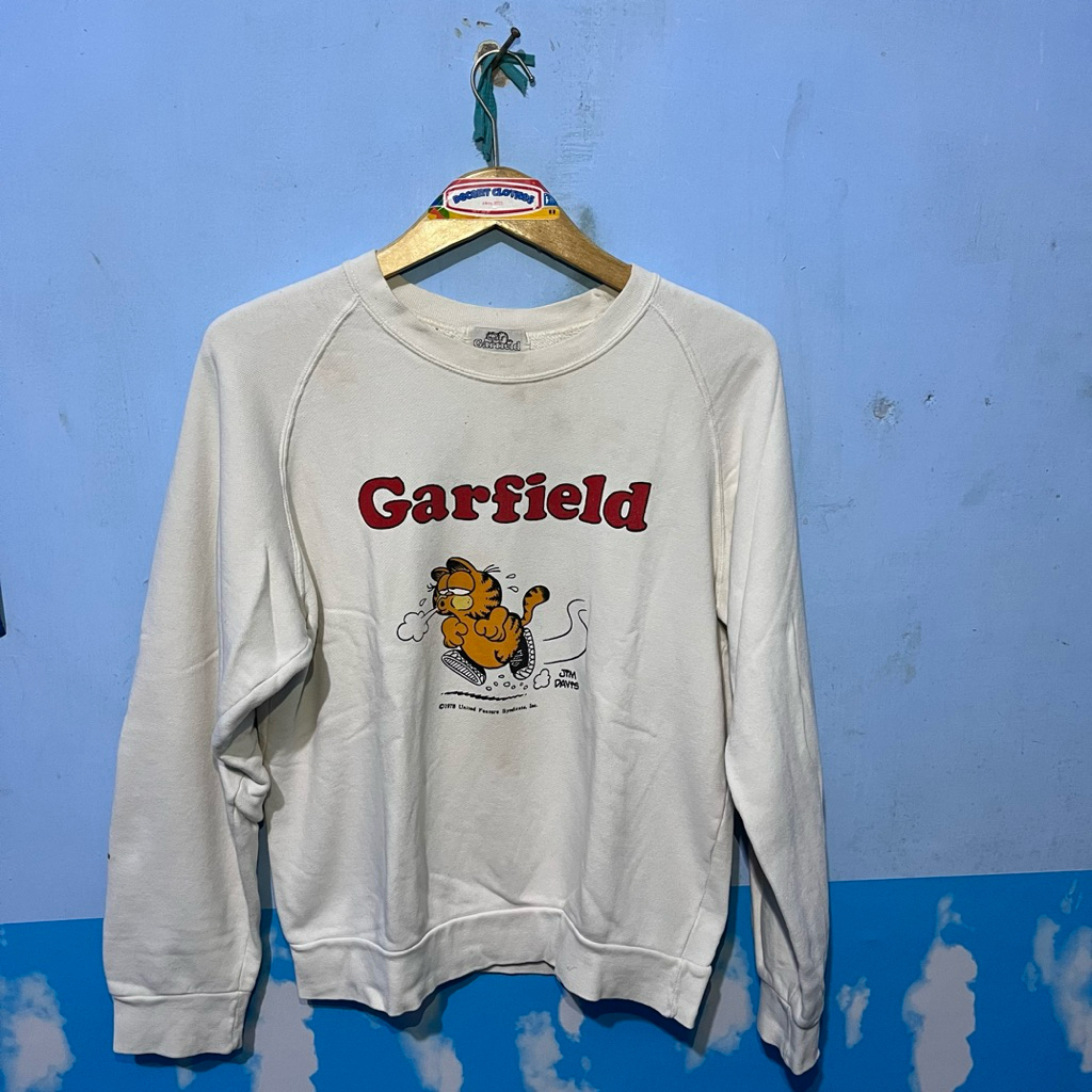 sweater garfield second