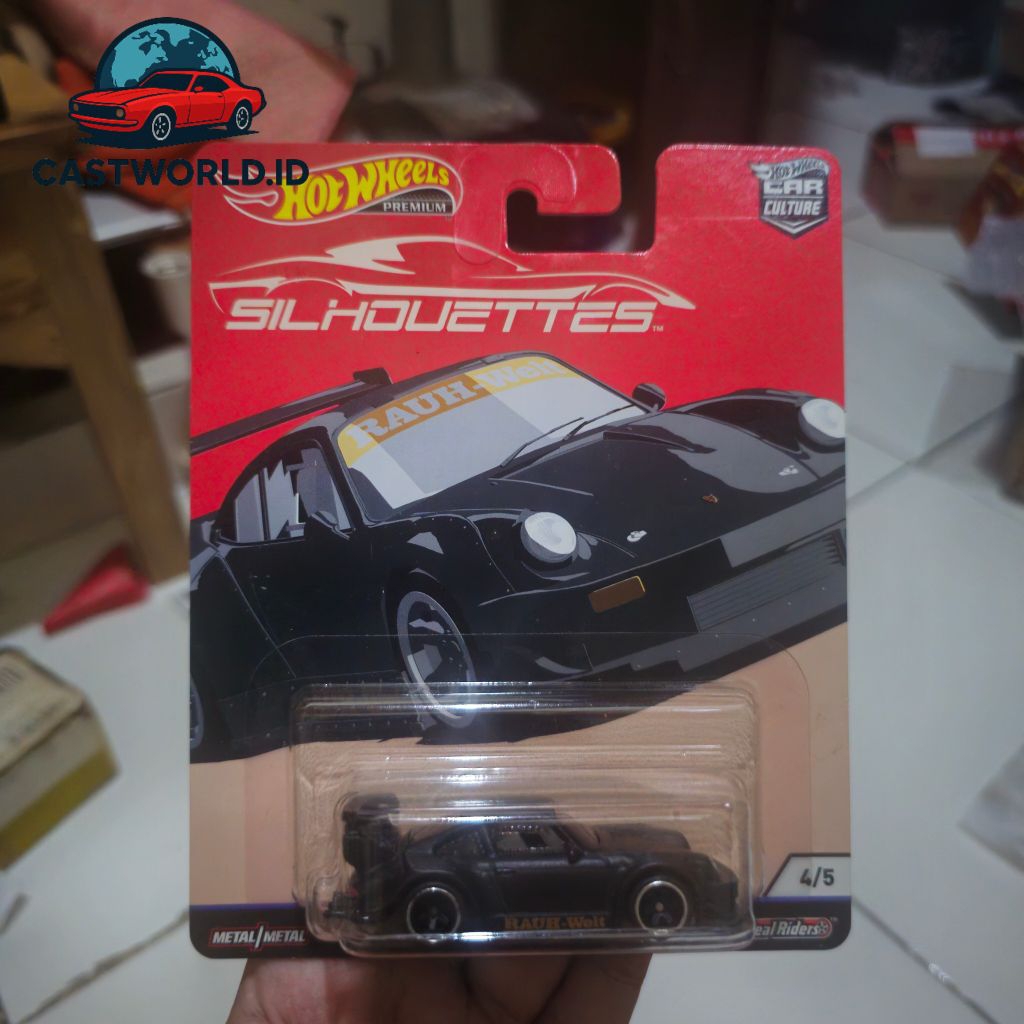 Hot Wheels Porsche 930 RWB Hitam dengan lisensi porsche