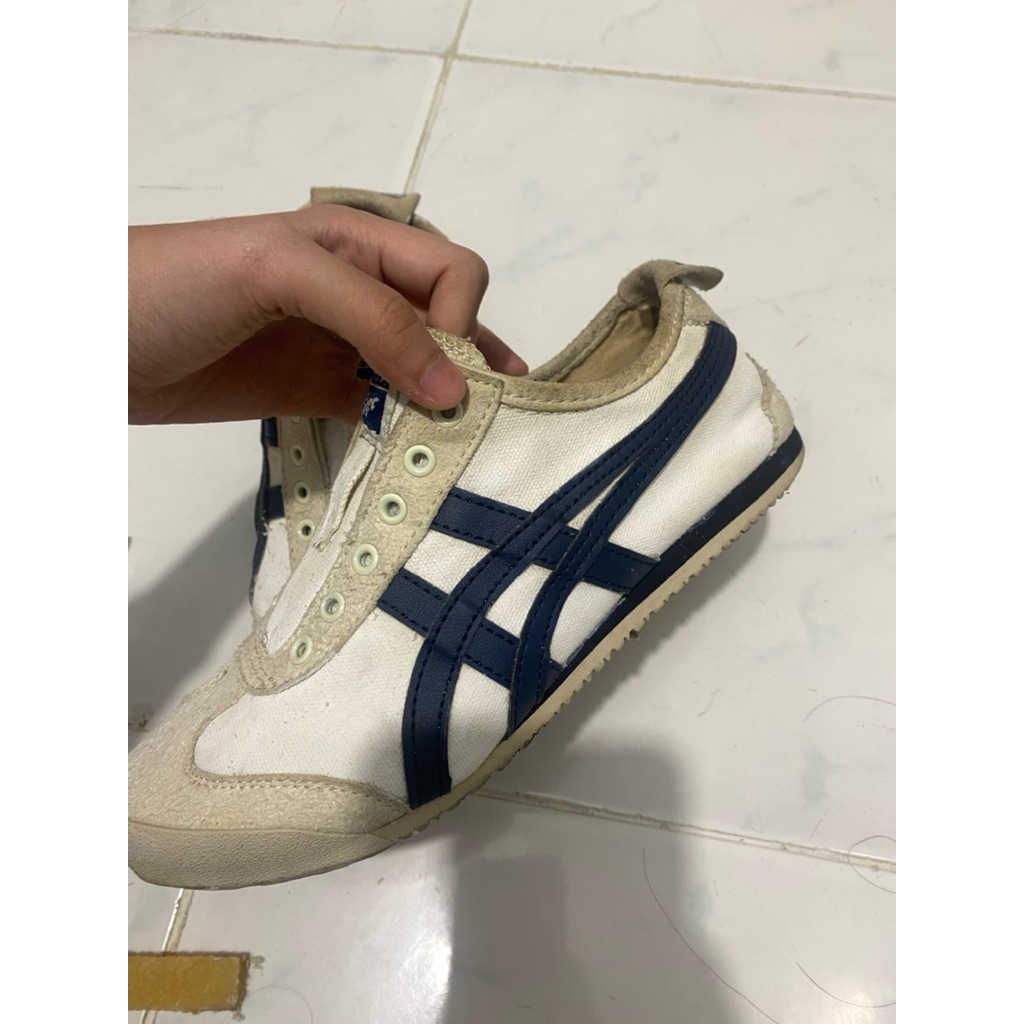 onitsuka slip on