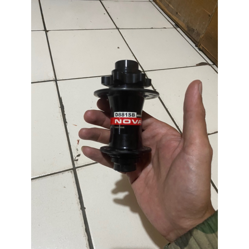 Hub depan Novatec 15x110 boost