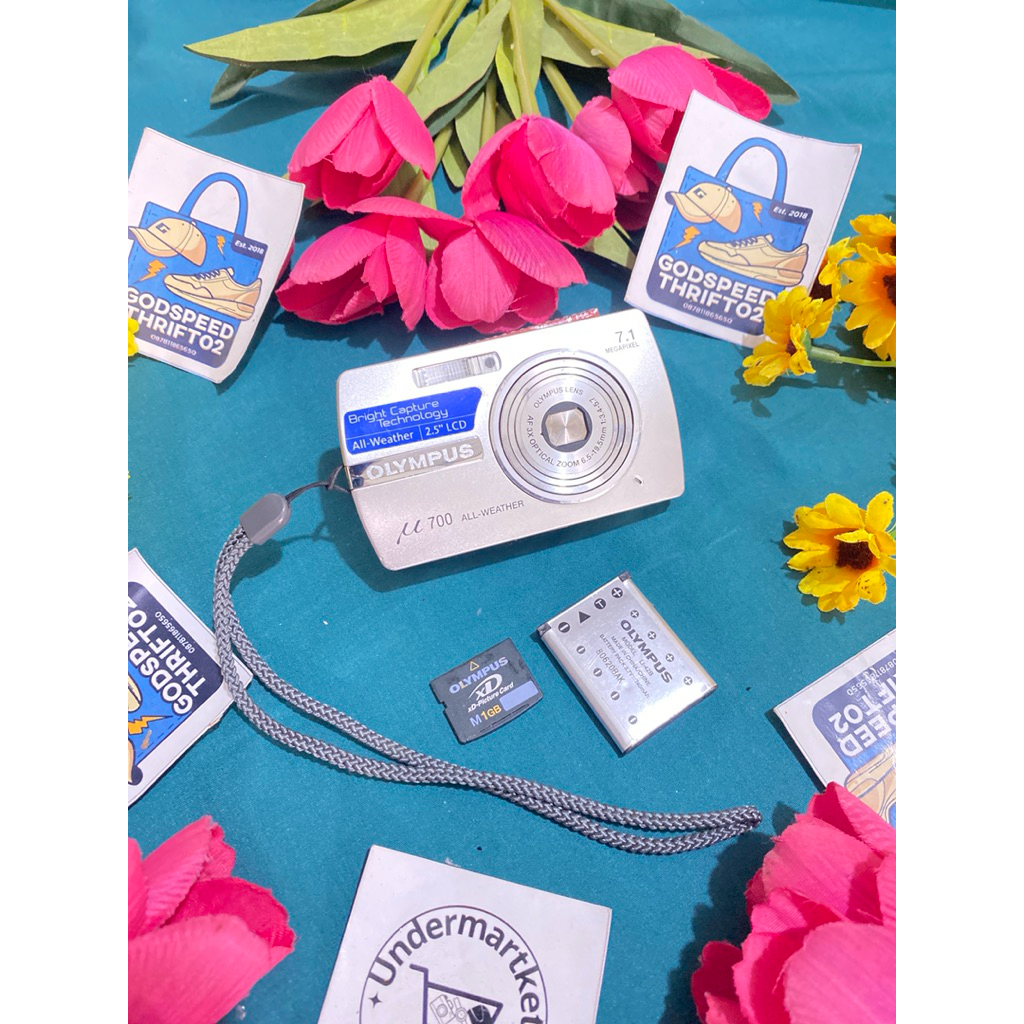 Camera Digital Olympus Stylus 700 Silver series 7.1 MegaPixels 3x Optical Zoom