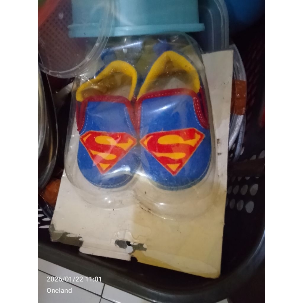 atasan bayi, celana pendek bayi, topi rajut bekas