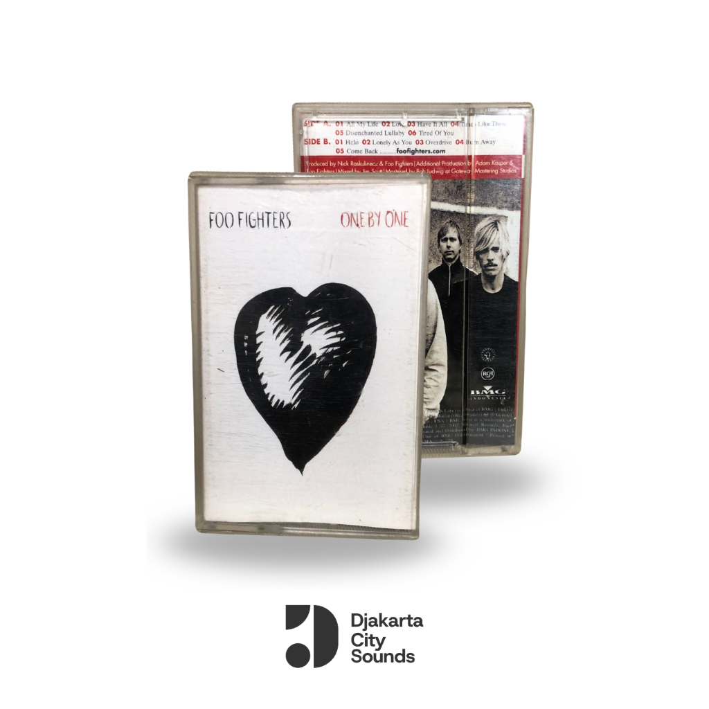 Kaset Pita Foo Fighters - One By One