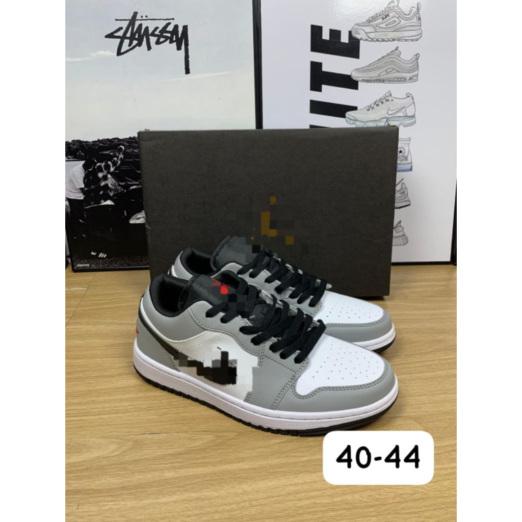 SEPATU SNEAKERS AJ1