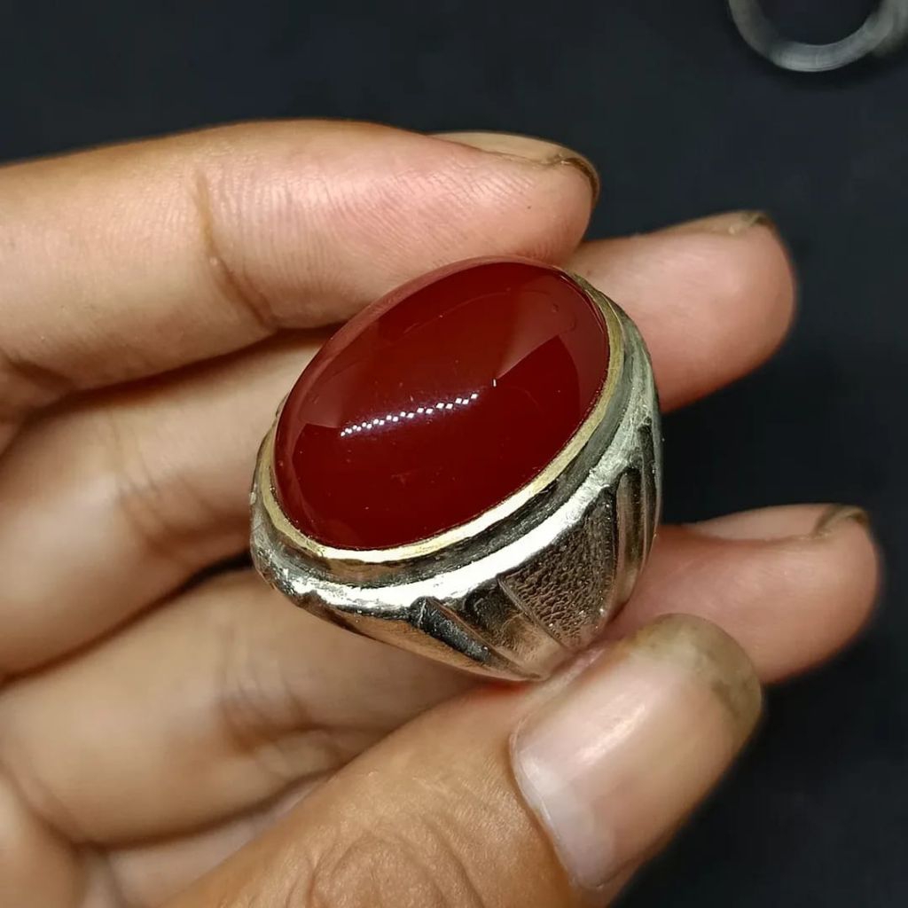 BATU AKIK YAMAN AKHMAR ANTIK (ASLI ALAM)