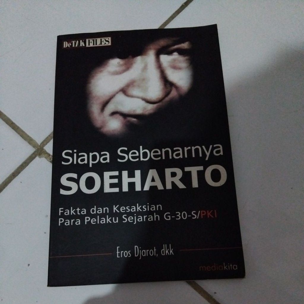 buku siapa sebenarnya soeharto