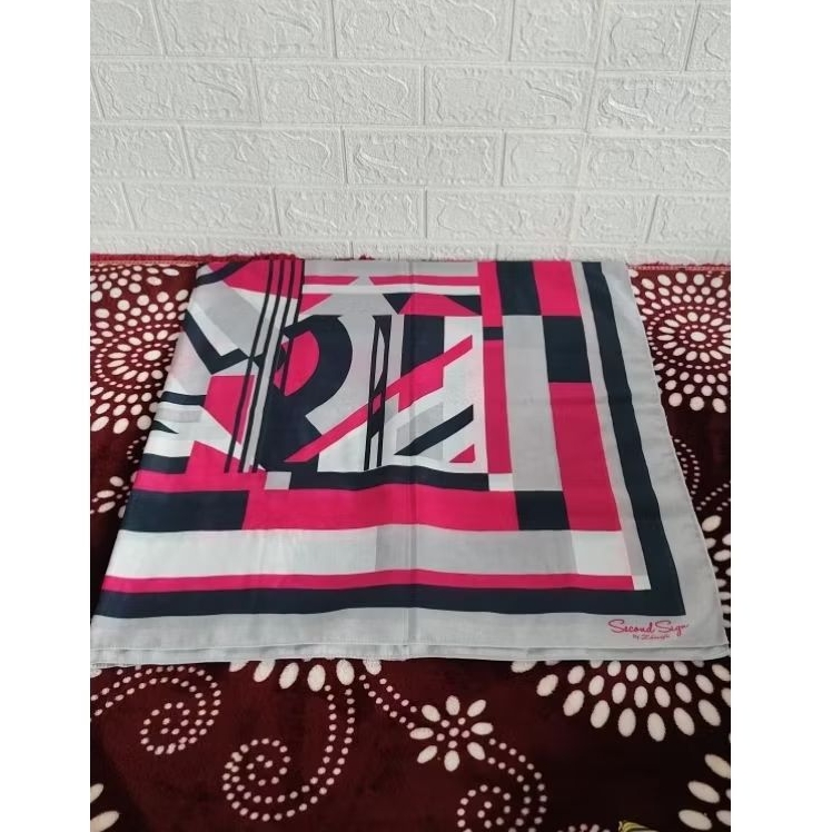 DEENAY PRELOVED DAN NEW/HIJAB deenay/like new 99%