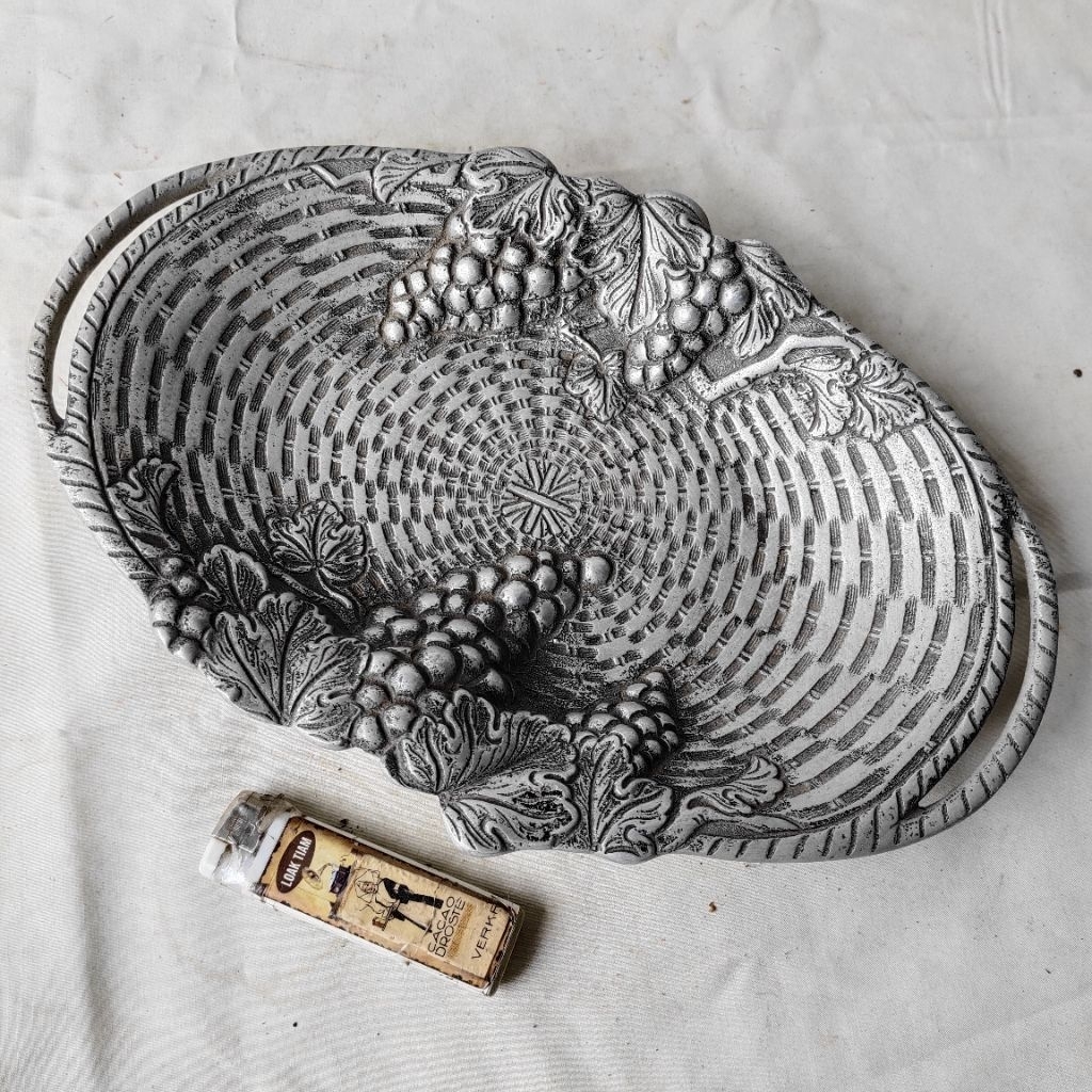 Pajangan Vintage Nampan Tempat Buah Aluminium Tebal Ukir Anggur