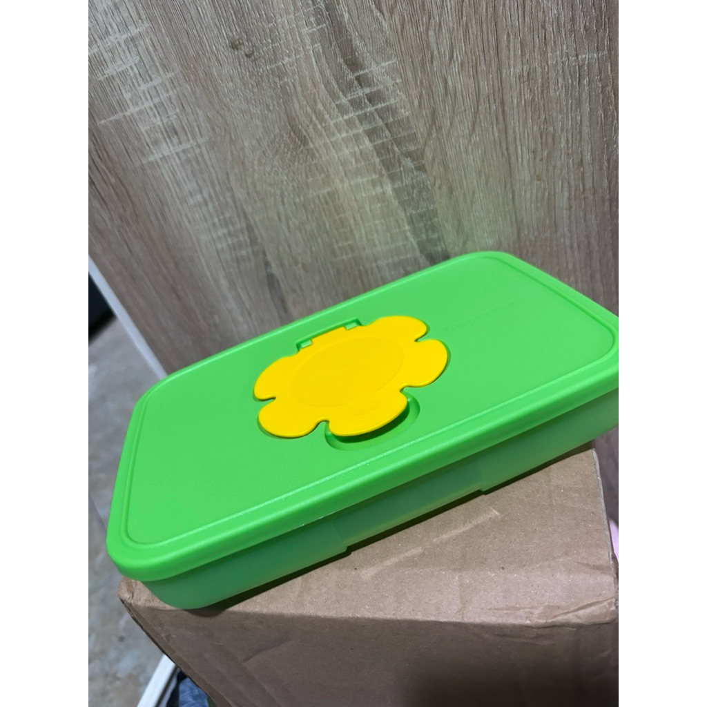 TUPPERWARE TISSUE BOX (tempat tisu)