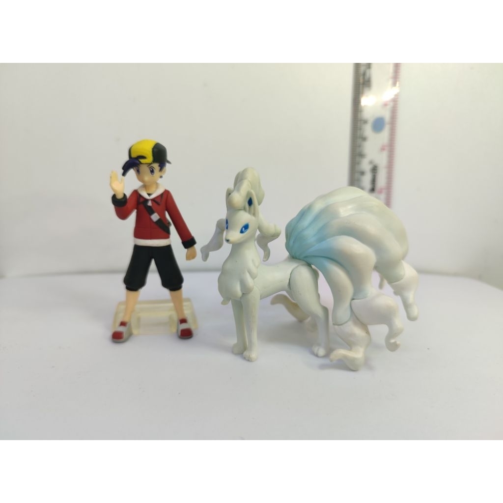 pokemon figure nine tales moncolle alolan ninetales kondisi seperti foto