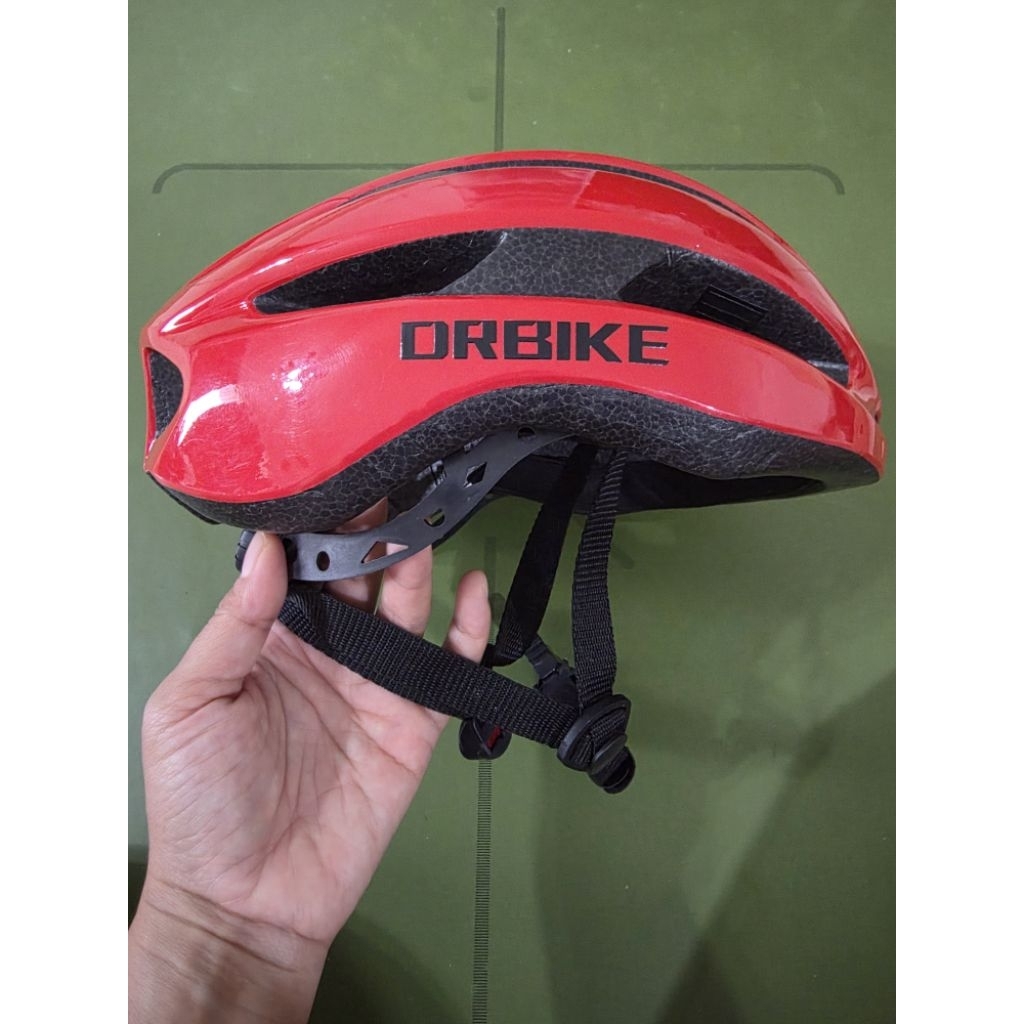 Helm Sepeda warna merah (second)