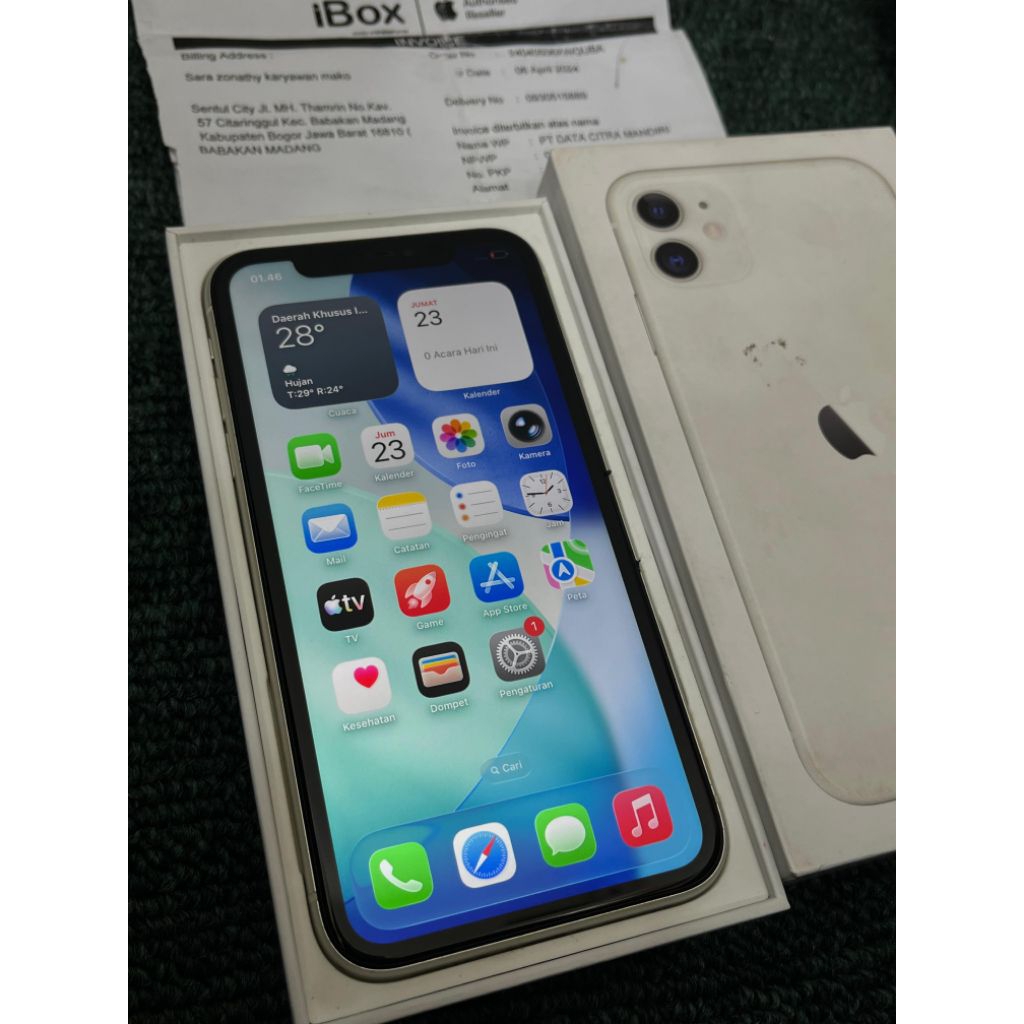 iphone 11 64gb ibox fullset sampe nota pembelian. hb88%. pemakaian, semua fungsi bagus siap pakai.