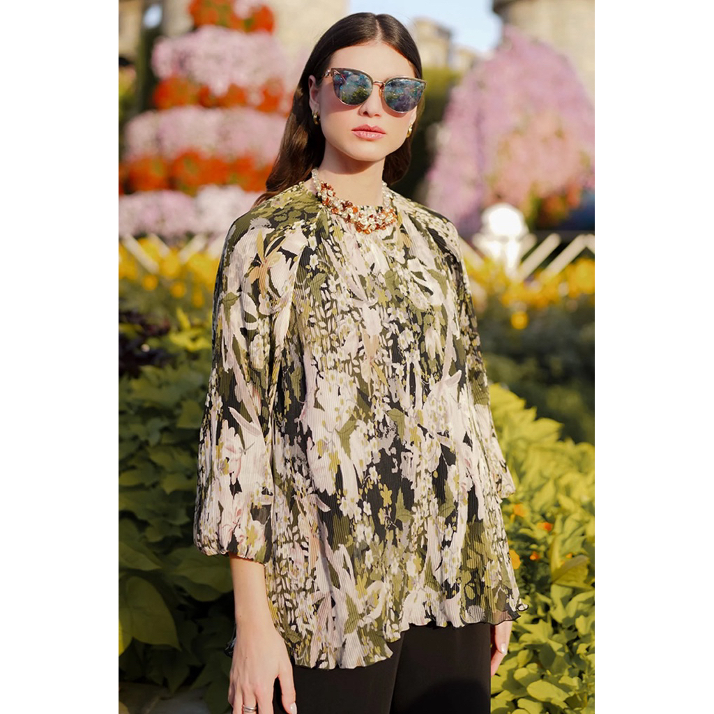 Benang Jarum - Into The Garden Pleated Blouse - Black - S  { NEW }