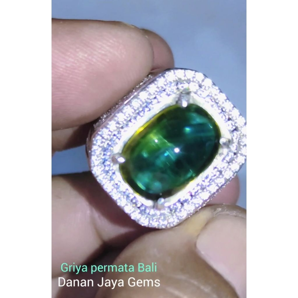 Fancy sapphire / safir