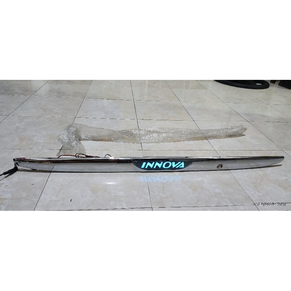 Trunklid Led  innova 2005- 2010