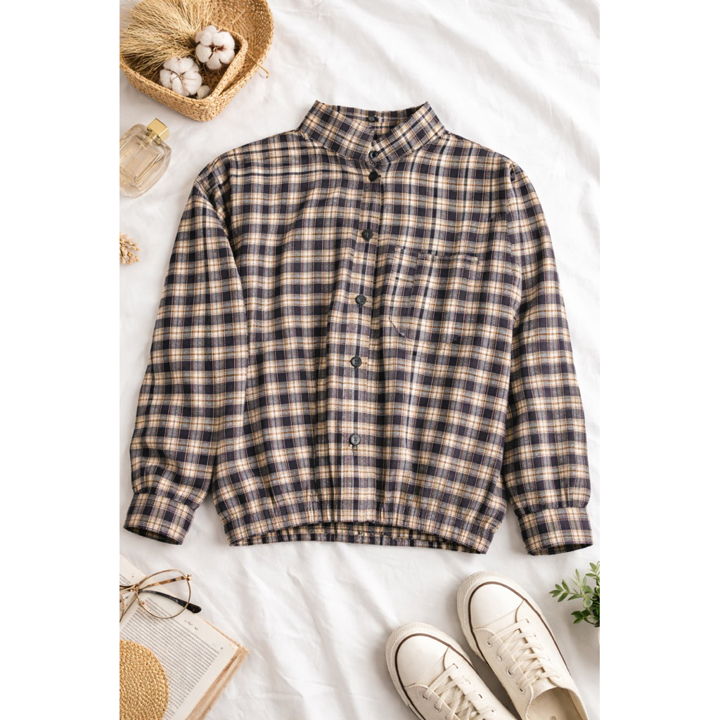 Kemeja Kotak-Kotak Wanita Preloved – Kerah Tinggi Motif Plaid