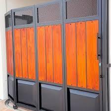 Pagar Sliding Minimalis Modern dengan Motif GRC Woodplank