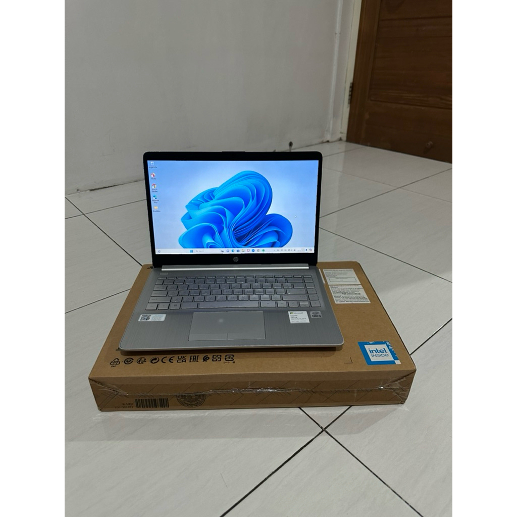 Laptop HP 14s-cf2517TU