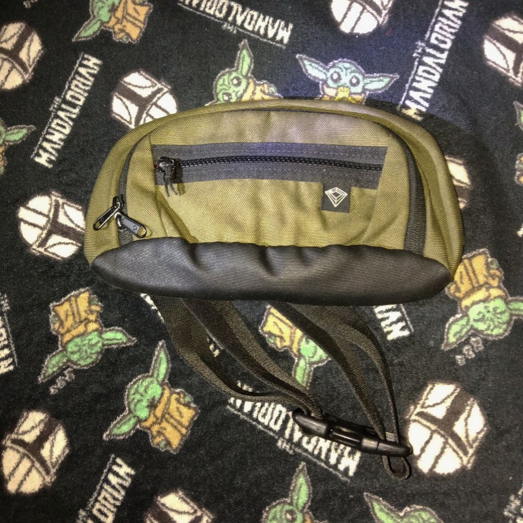 tas pinggang,tas selempang,tad bodypack,tas bodypack second