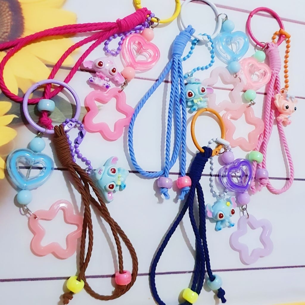 BAG CHARM KARAKTER STITCH , GANCI, GANTUNGAN TAS, HP DAN TUMBLER LUCU WARNA WARNI