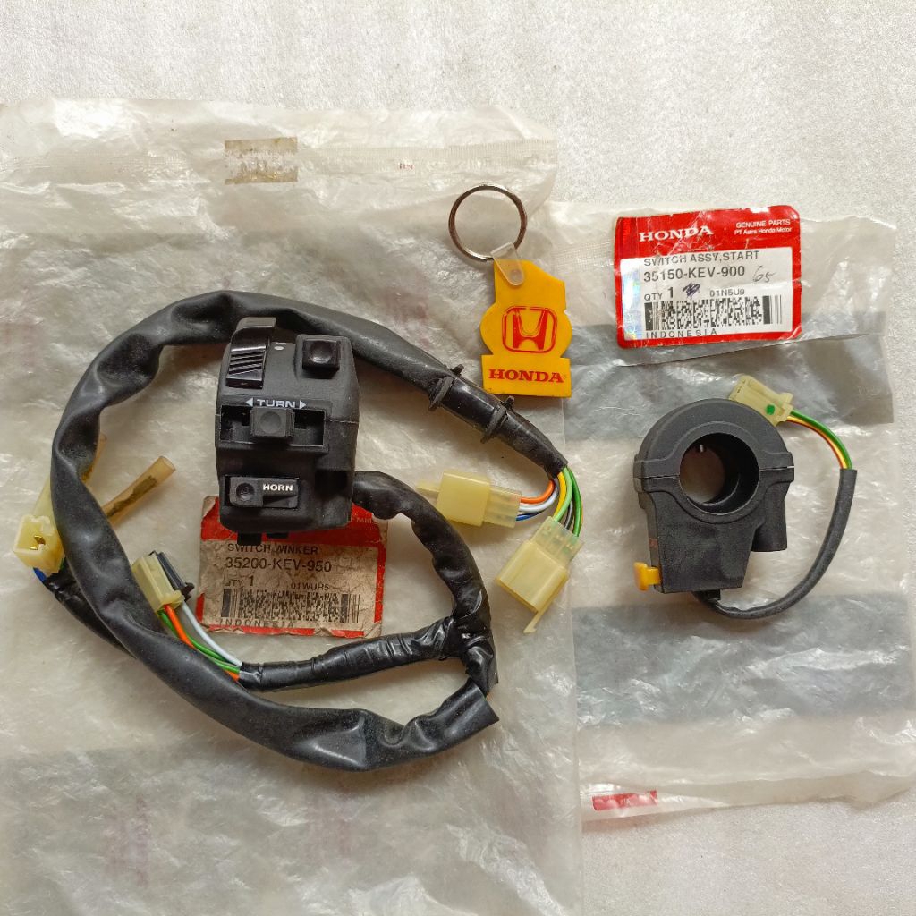 SWITCH HOLDER SAKLAR KANAN KIRI HONDA SUPRA X 100 ORIGINAL