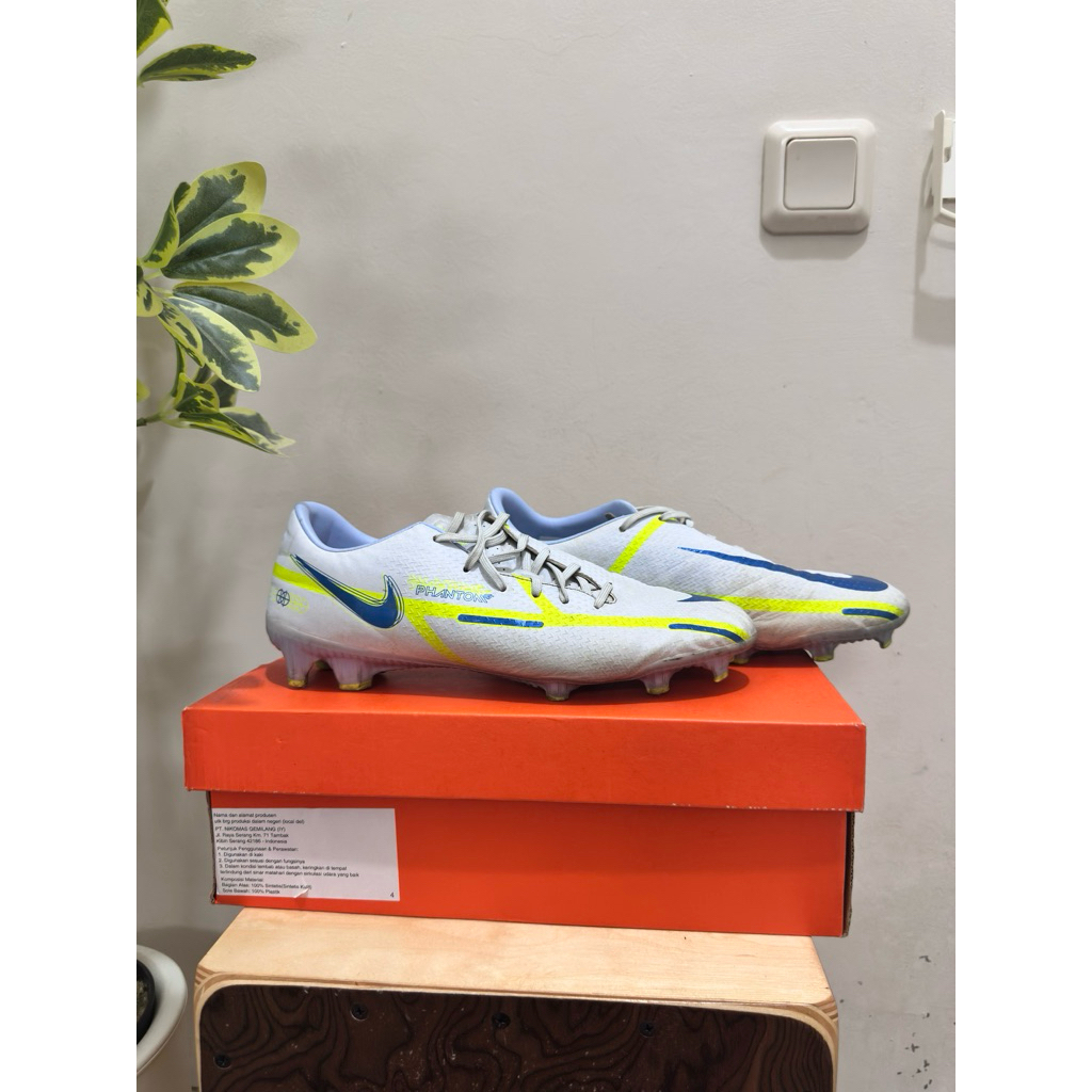 Sepatu Sepakbola Nike Phantom Original Second Prelov No Minus