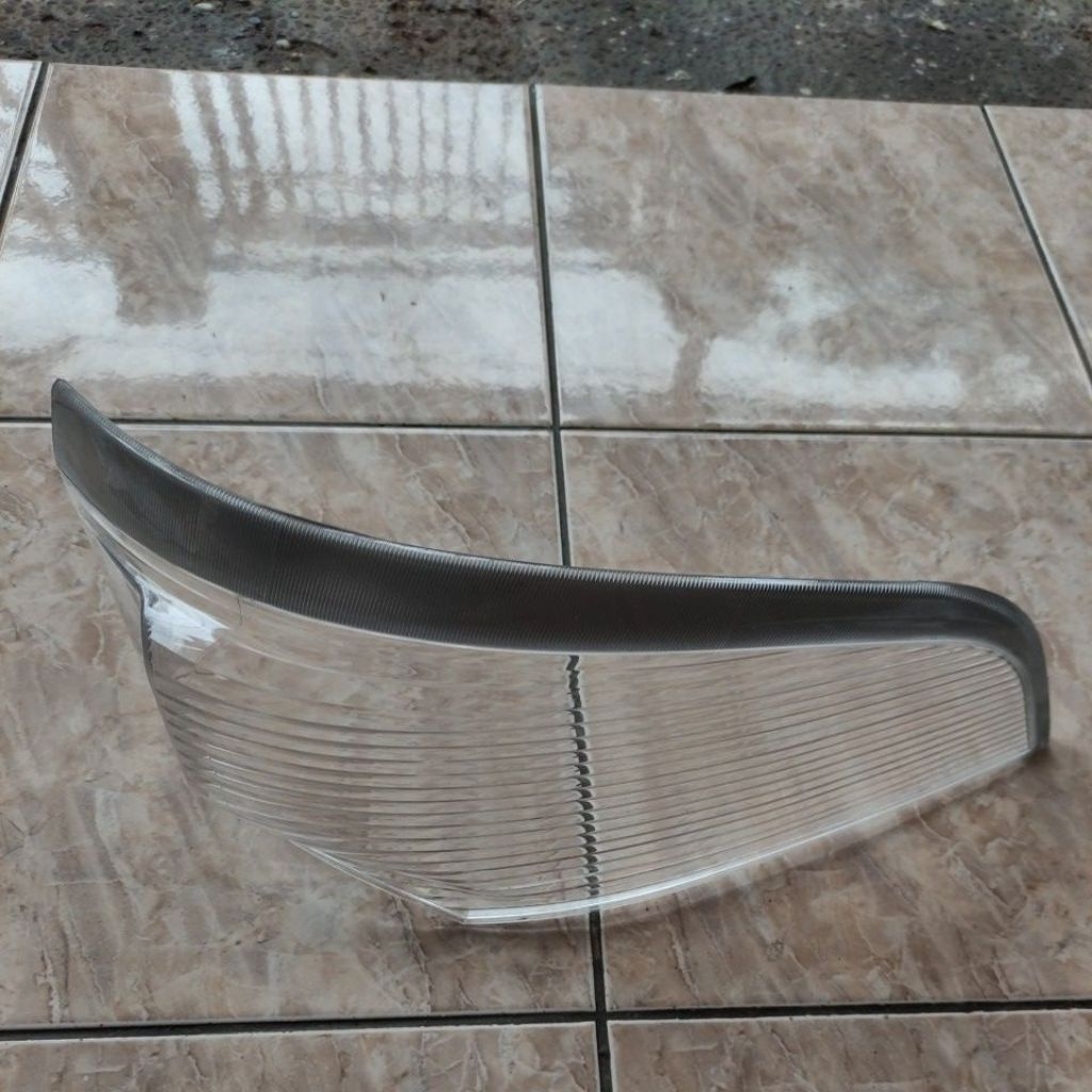 mika sein depan atas kanan mitsubishi canter