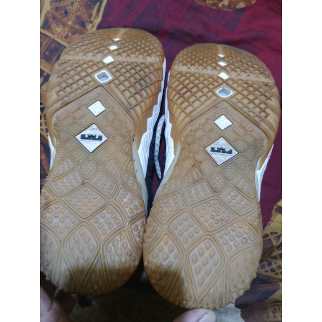 sepatu Nike original size 37.5 second cek detail di foto sesuai dengan foto barang real pick ini sep