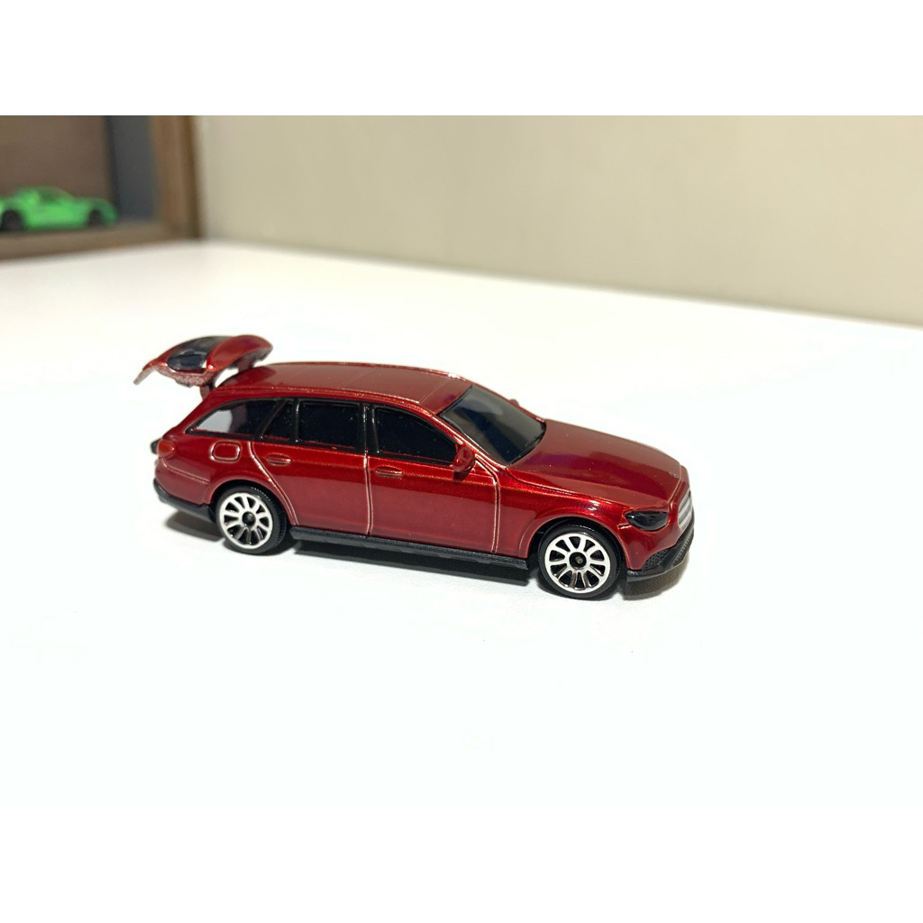 Majorette loose Mercedes-benz E Class wagon (scale 1/62)