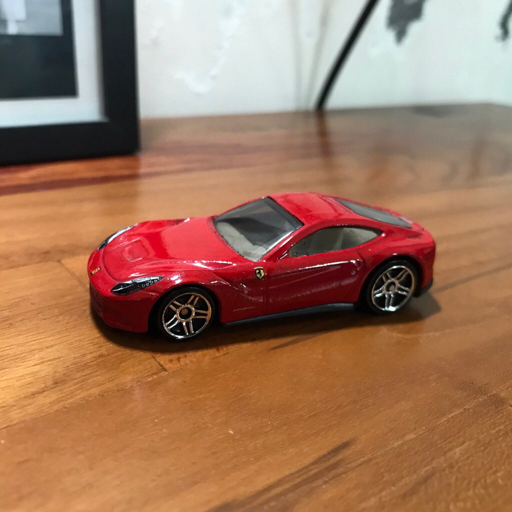 hot wheels ferrari f12 berlinetta