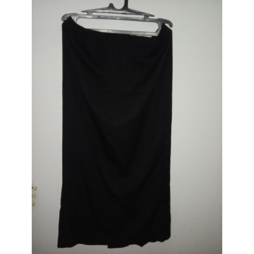 Preloved rok span hitam