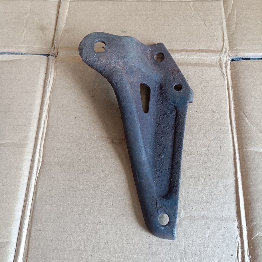 Bracket brecket braket breket pangkon dudukan knalpot Honda Astrea Prima Star pnp win 100 original c