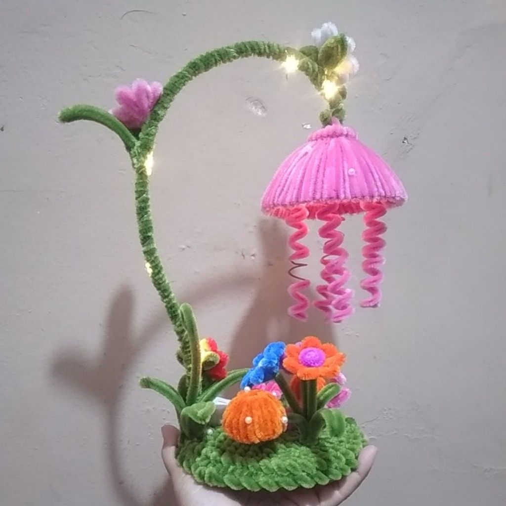 lampu hias dari kawat bulu