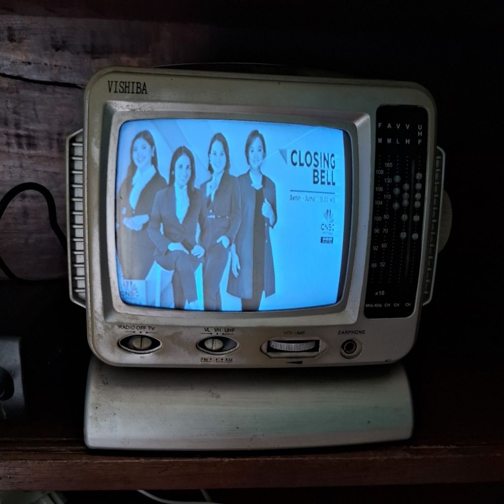 tv jadul tv kecil