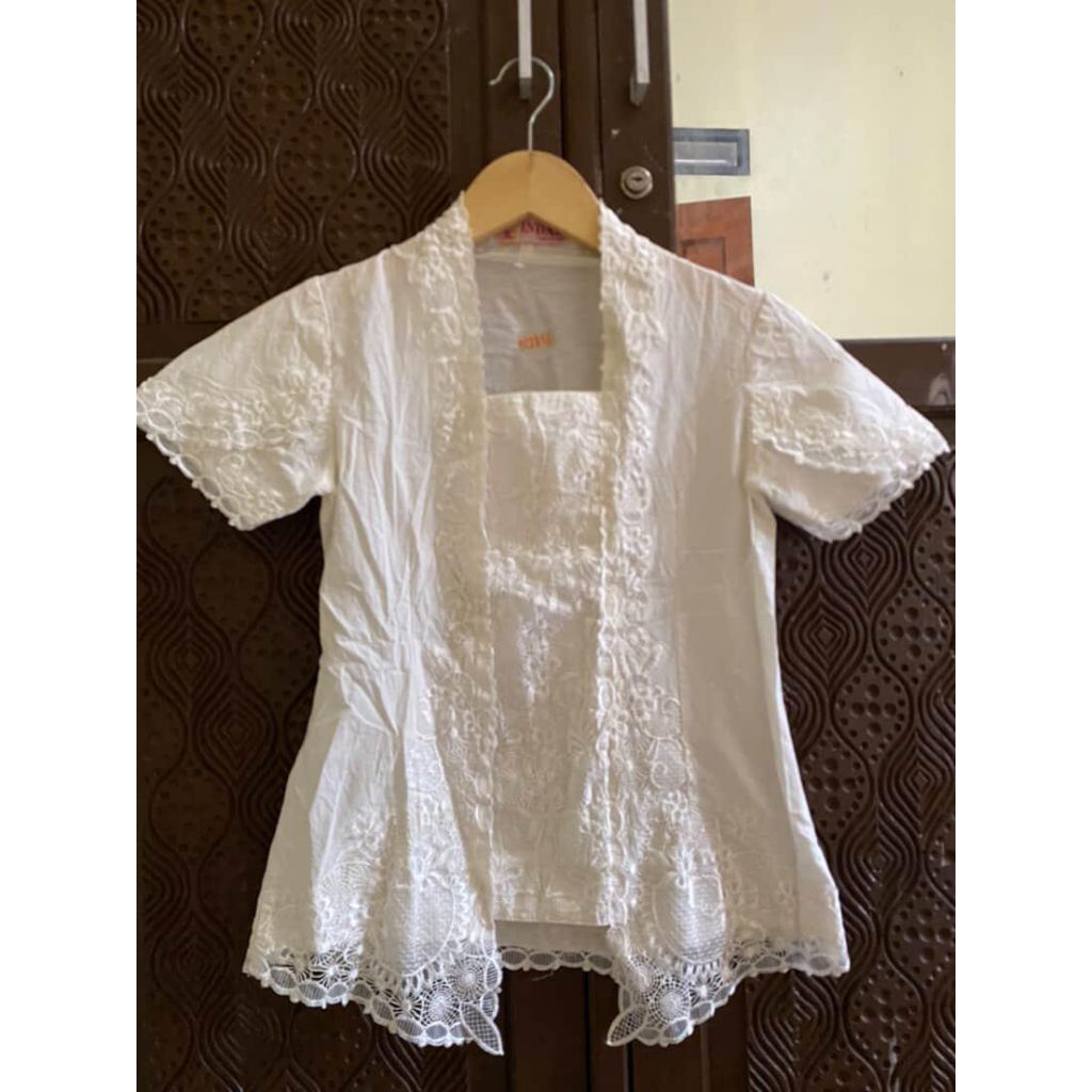 preloved likenew kebaya tangan pendek