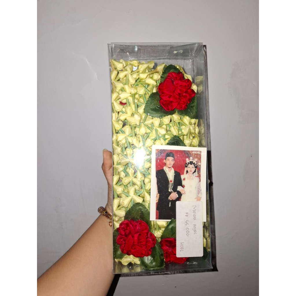 HIASAN BAJU ADAT / ACARA ADAT